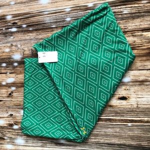 NWT Under Armour Team Kelly Green Infinity Scarf